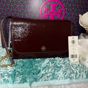 Authentic Tory Burch Emerson Crinkle Chain Wallet  Agnello/600